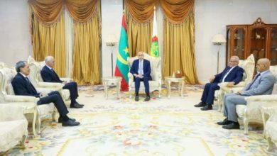 الرئيس الموريتاني يستقبل الطالبي العلمي.. وهذه تفاصيل اللقاء