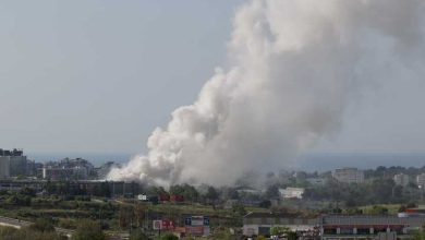 بسبب “سحابة سامة”.. السلطات الإسبانية تأمر أكثر من 160 ألف شخص بملازمة منازلهم