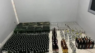 مداهمة ليلية تُسفر عن ضبط مستودع سري للخمور وسط دواوير الناظور