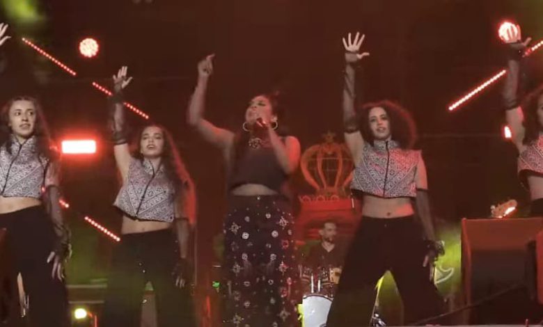 إيقاعات Hoba Hoba Spirit و الفنانة جيلان تلهبان حماس حضور مهرجان إفران