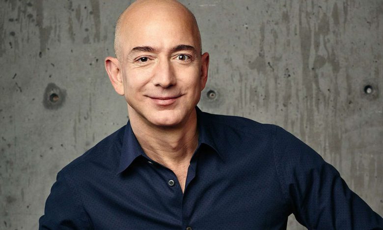جيف بيزوس يبيع أسهماً في “أمازون” بقيمة 5.7 مليار دولار بعد زفافه
