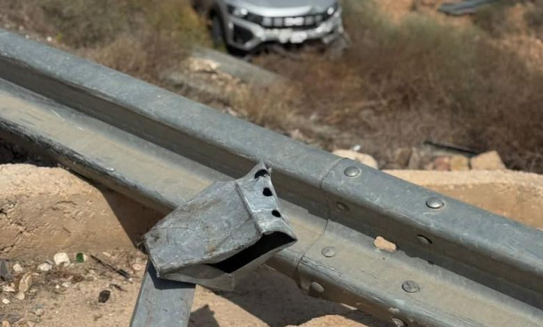 سقوط سيارة في وادٍ قرب مدرسة أجدير