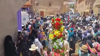 طاطا.. الناشط مولاي لحسن الجعفري يغادر السجن ويُستقبل بحفاوة في مسقط رأسه بأقا