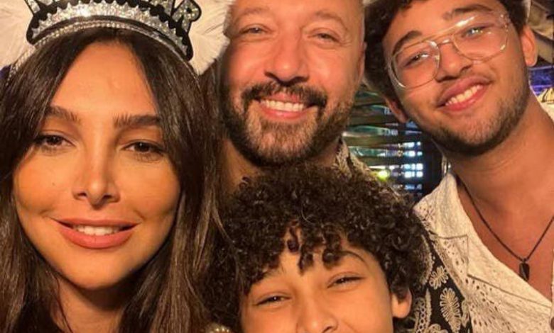 طلاق الفنان أحمد فهمي وأميرة فراج بعد 28 عاماً من الزواج