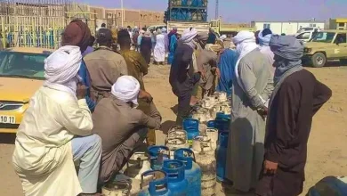 طرقات محطمة طوابير مازوط وكهرباء مقطوعة.. سكان تمنراست ينتفضون ضد النظام الجزائري