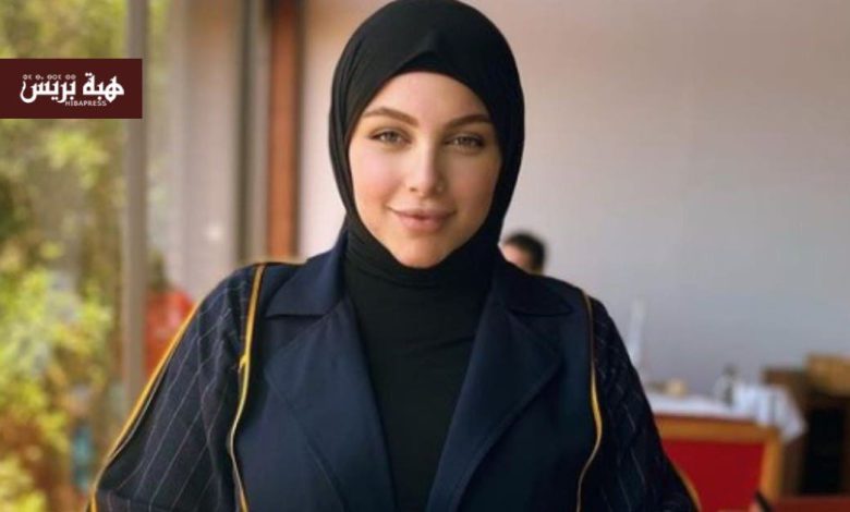 “نهيلة باربي” تثير الجدل بعد عثورها على “دود” في حليب مشهور بالمغرب